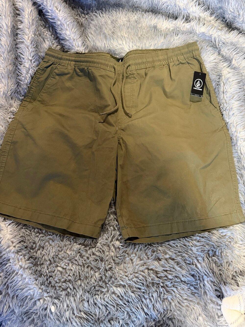 NWT Men’s Volcom Shorts